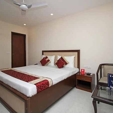 Oyo Hotel Blu Pebbles Near Delhi Airport New Delhi Exteriör bild
