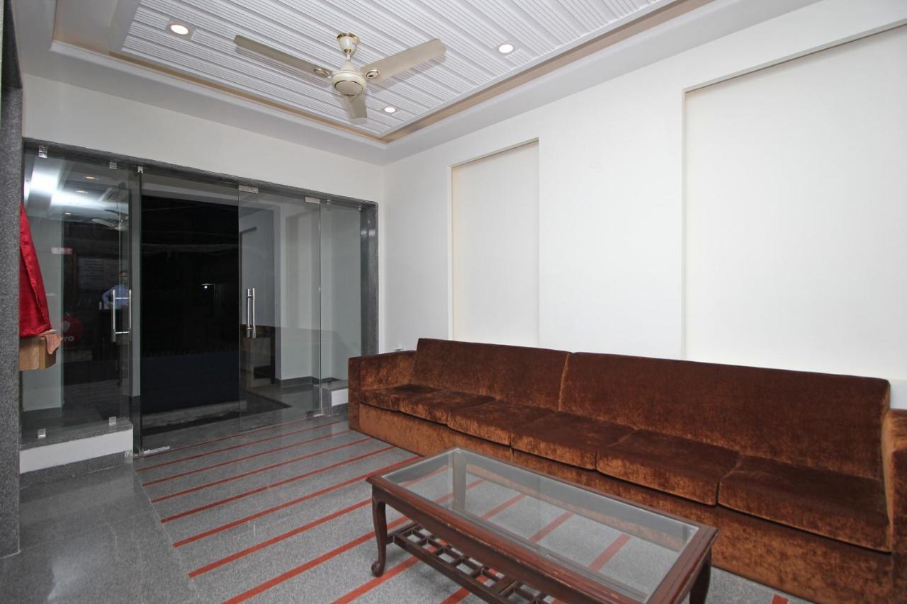 Oyo Hotel Blu Pebbles Near Delhi Airport New Delhi Exteriör bild